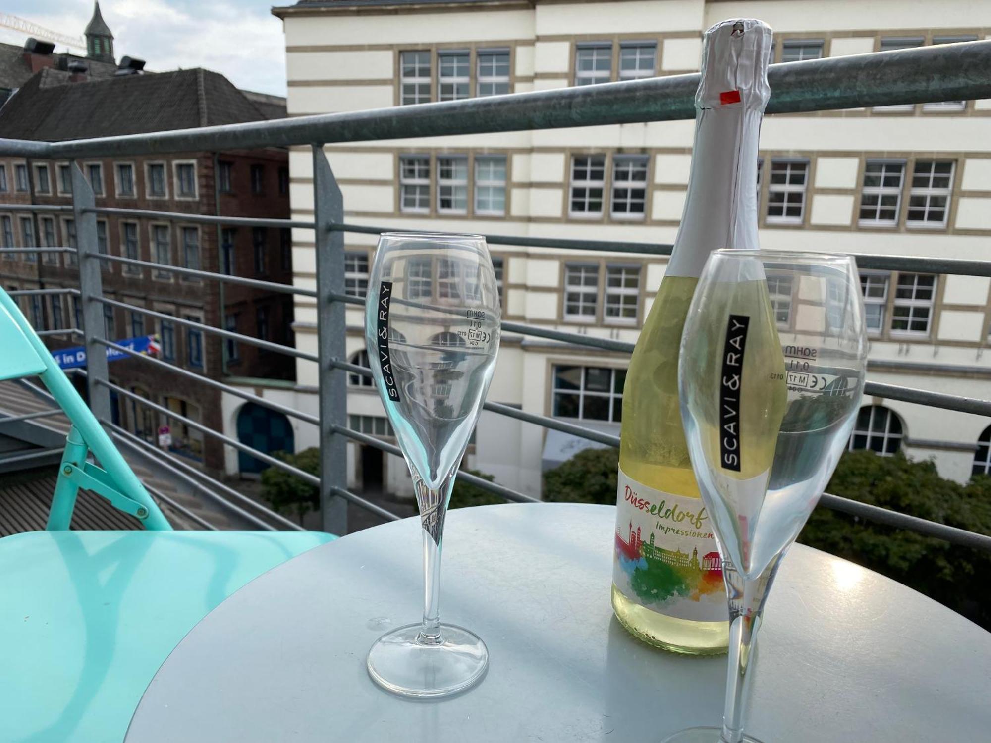 Apartment Avi Burgplatz Dusseldorf