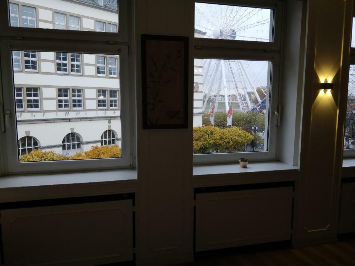 Avi Burgplatz Dusseldorf